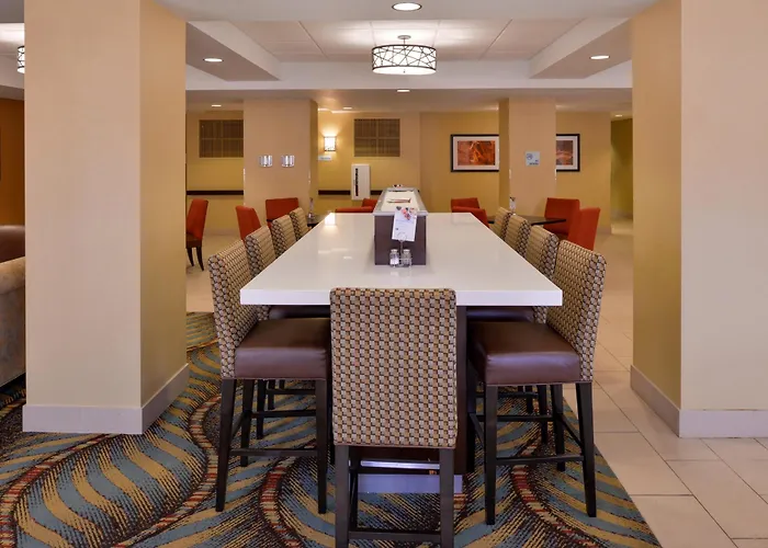Express & - Powell Area By Ihg 3* Page