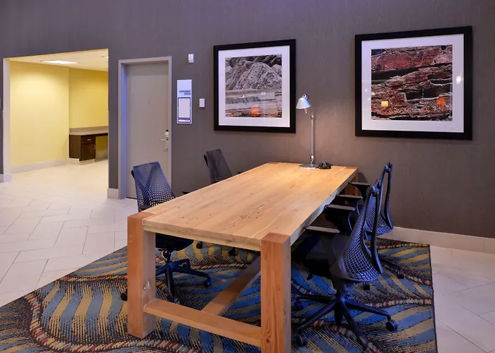 Express & - Powell Area By Ihg 3*