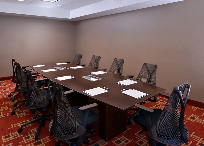 Express & - Powell Area By Ihg Page
