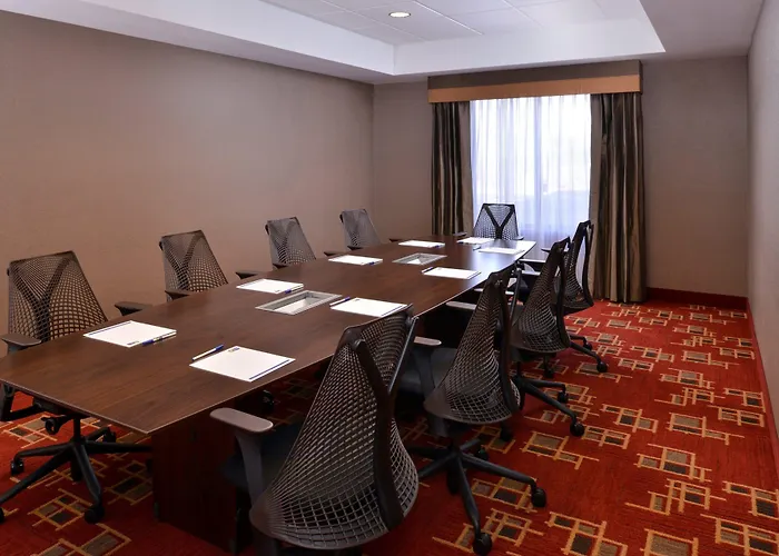 Express & - Powell Area By Ihg